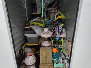 5 x 10 storage unit in Lancaster, CA