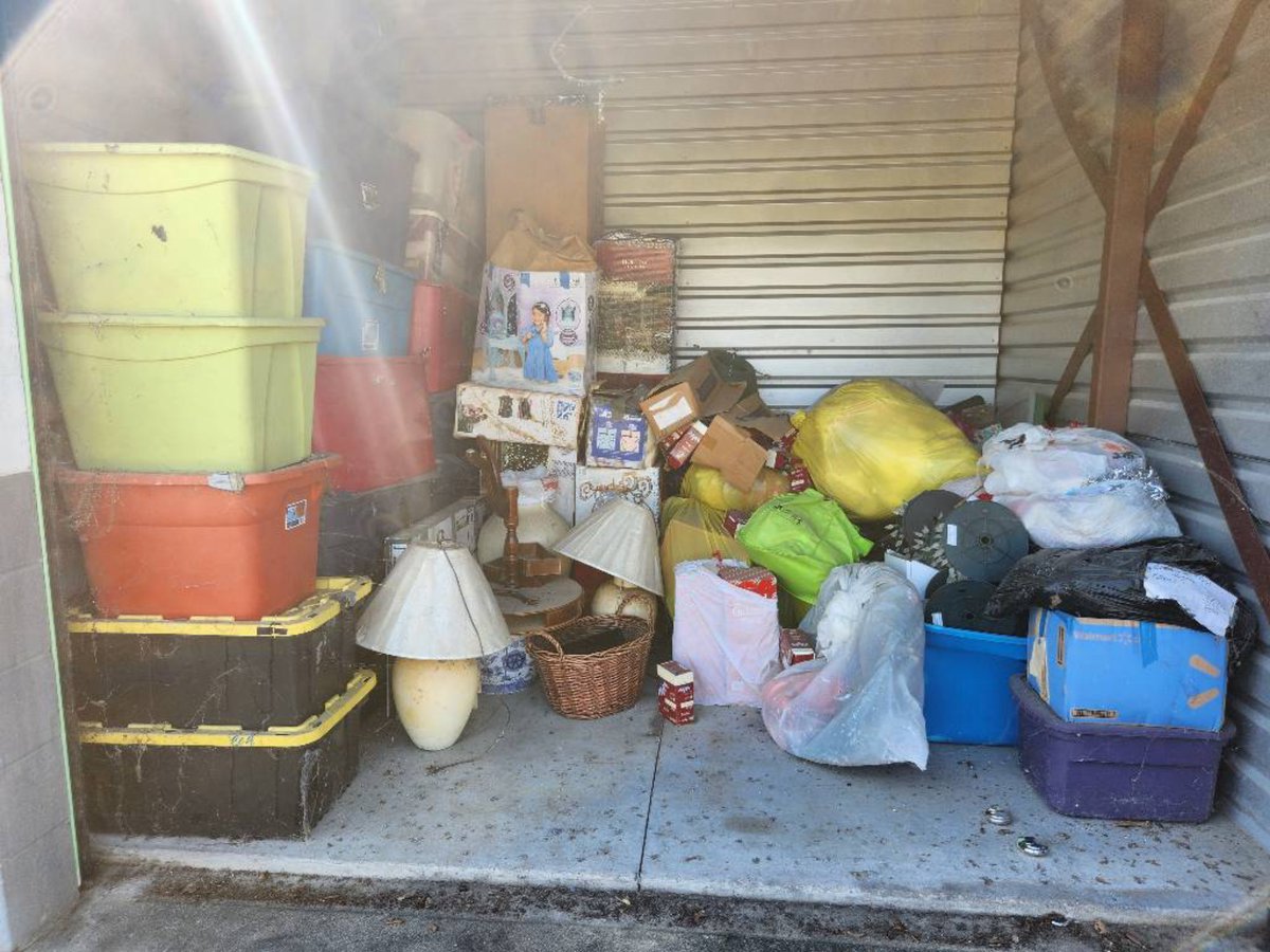 10 x 10 storage unit in Pearland, TX