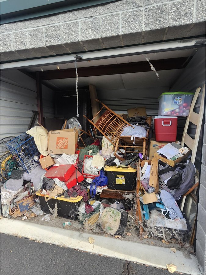 10 x 10 storage unit in Medford, OR
