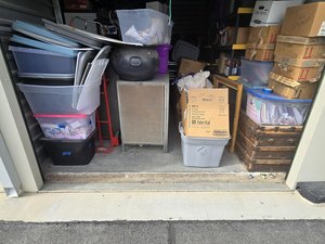10 x 20 storage unit in Lancaster, CA