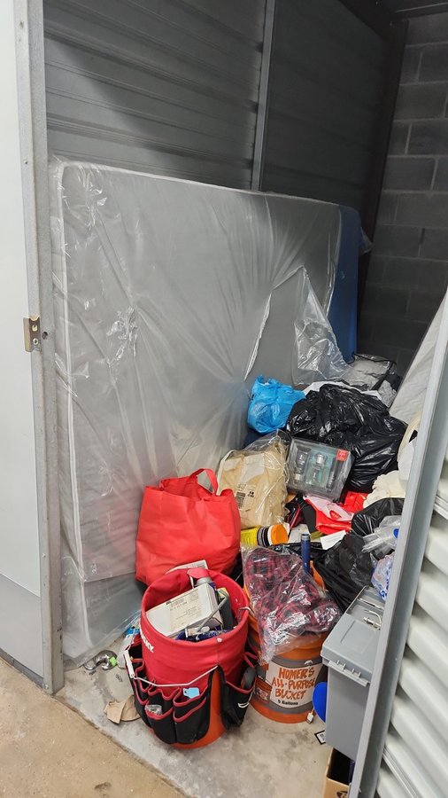5 x 10 storage unit in Baltimore, MD