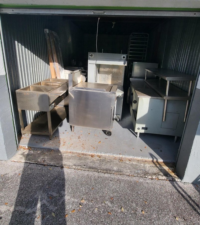 10 x 20 storage unit in West Palm Beach, FL