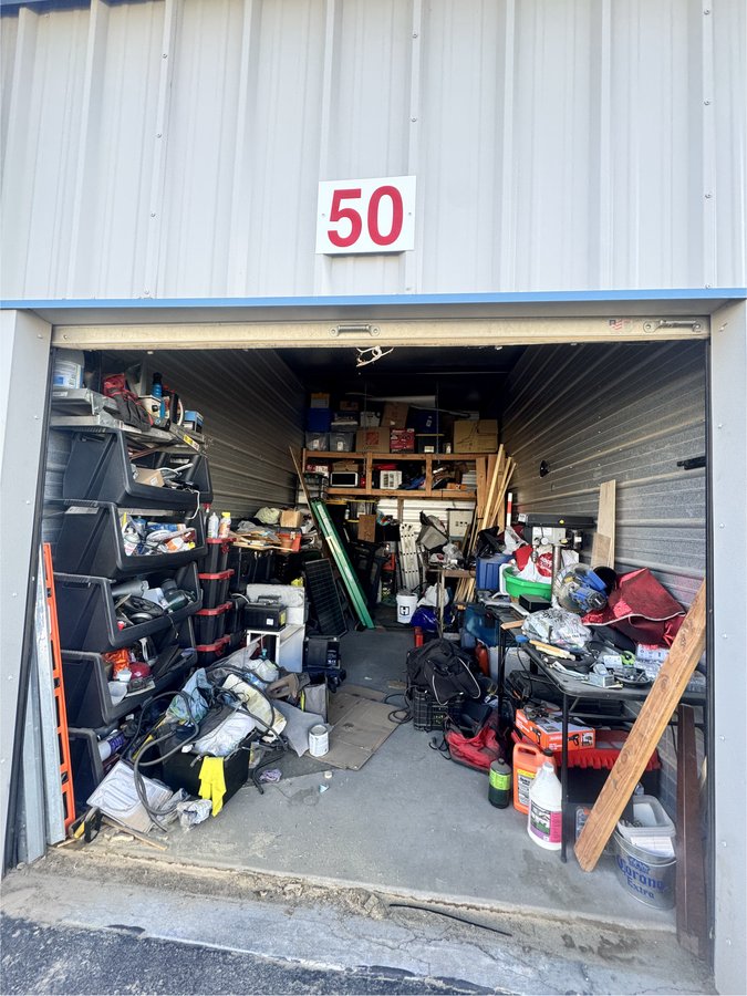 10 x 20 storage unit in Victorville, CA