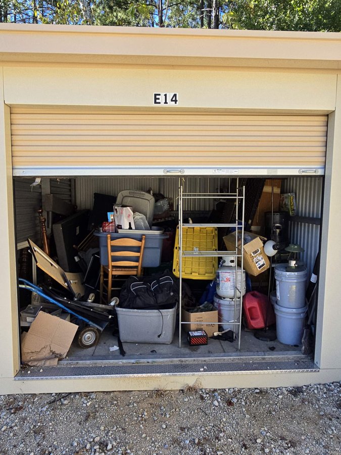 10 x 10 storage unit in Lithia Springs, GA