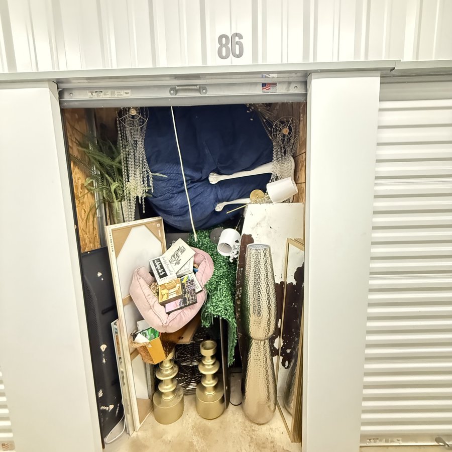 5 x 10 storage unit in Salem, OR