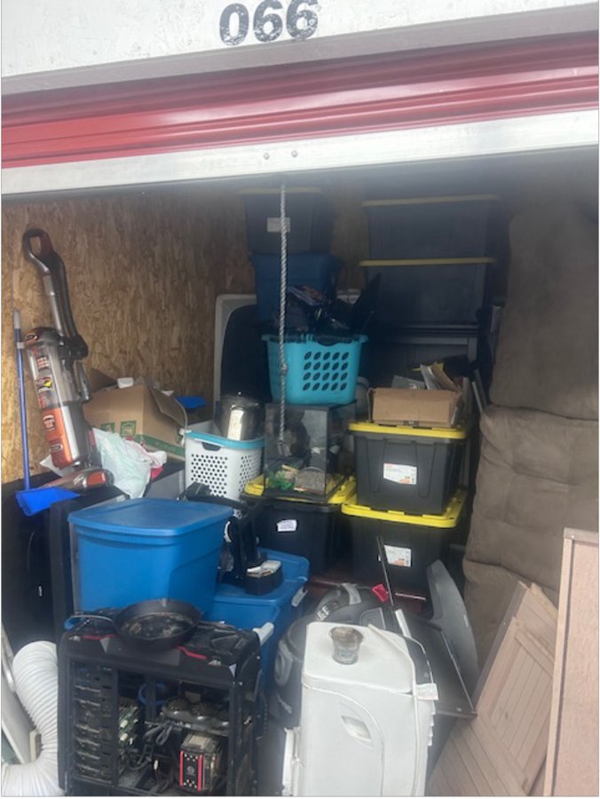 10 x 10 storage unit in Bonney Lake, WA
