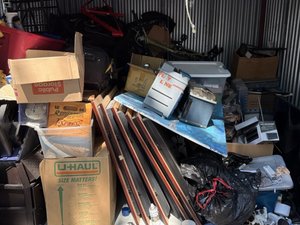 10 x 10 storage unit in Roseville, MI