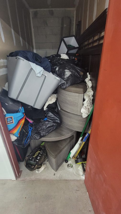 5 x 10 storage unit in North Lauderdale, FL