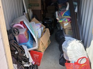 10 x 15 storage unit in Roseville, MI