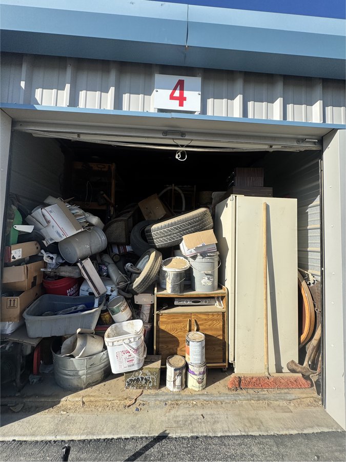 10 x 20 storage unit in Victorville, CA