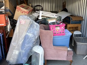 10 x 15 storage unit in Roseville, MI