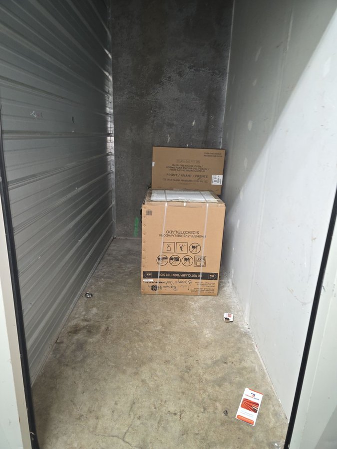5 x 10 storage unit in Daly City, CA