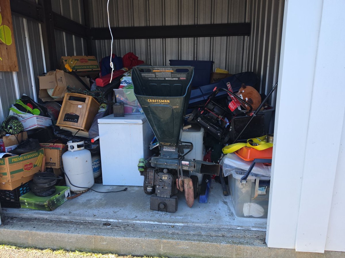 10 x 10 storage unit in Southampton, MA
