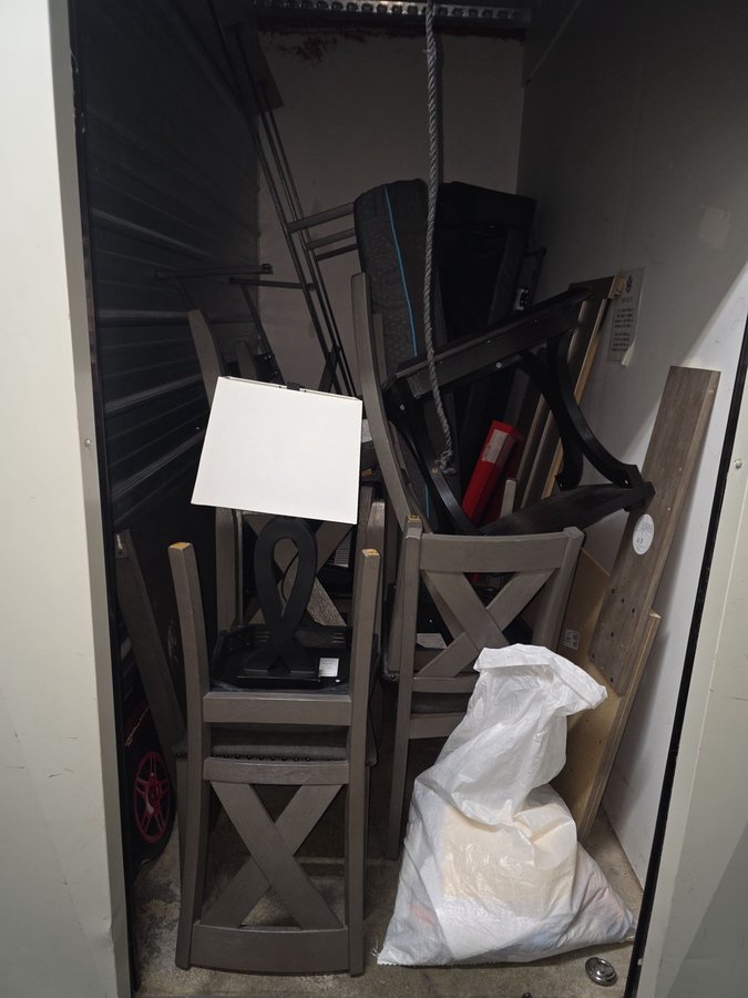 5 x 10 storage unit in Daly City, CA