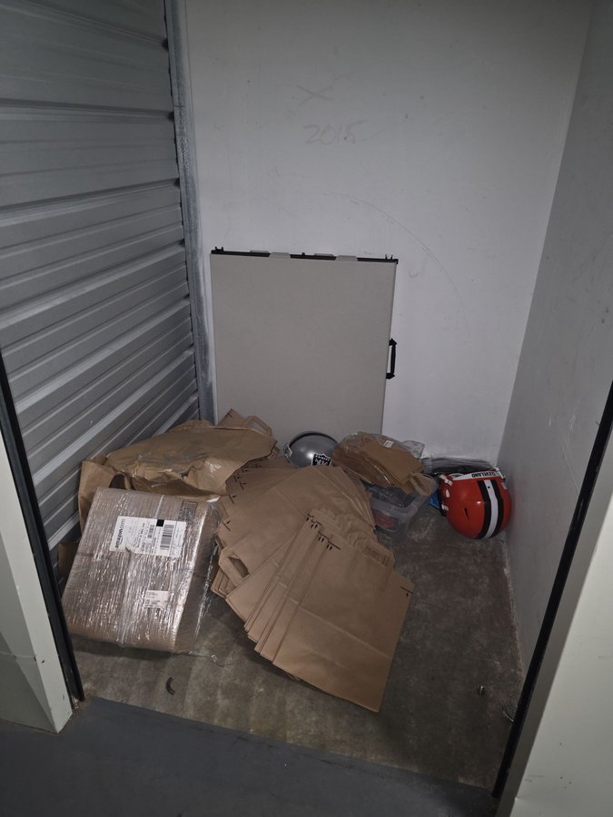 5 x 5 storage unit in Daly City, CA