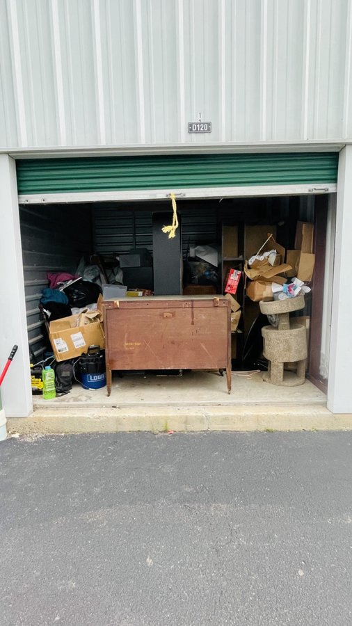 10 x 10 storage unit in Lowell, MA