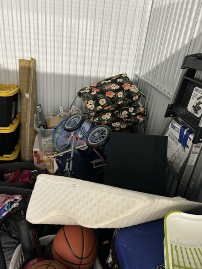 10 x 10 storage unit in Minneapolis, MN