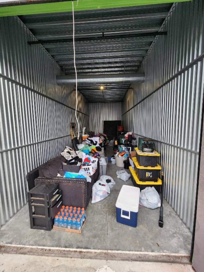 10 x 30 storage unit in Tampa, FL