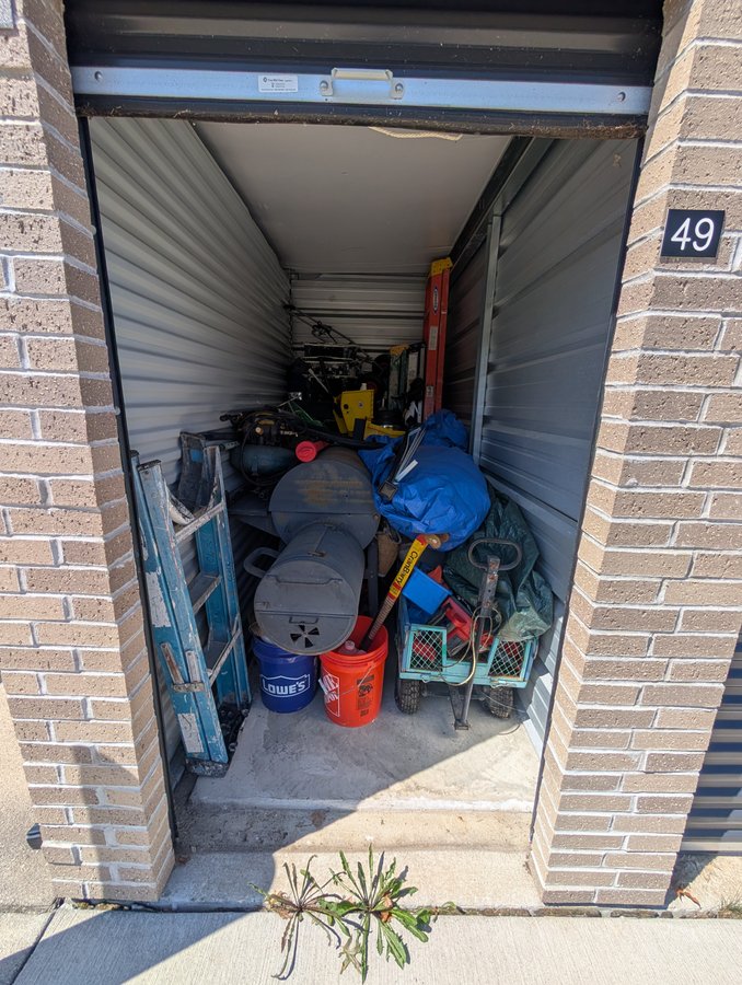 5 x 10 storage unit in Lorain, OH