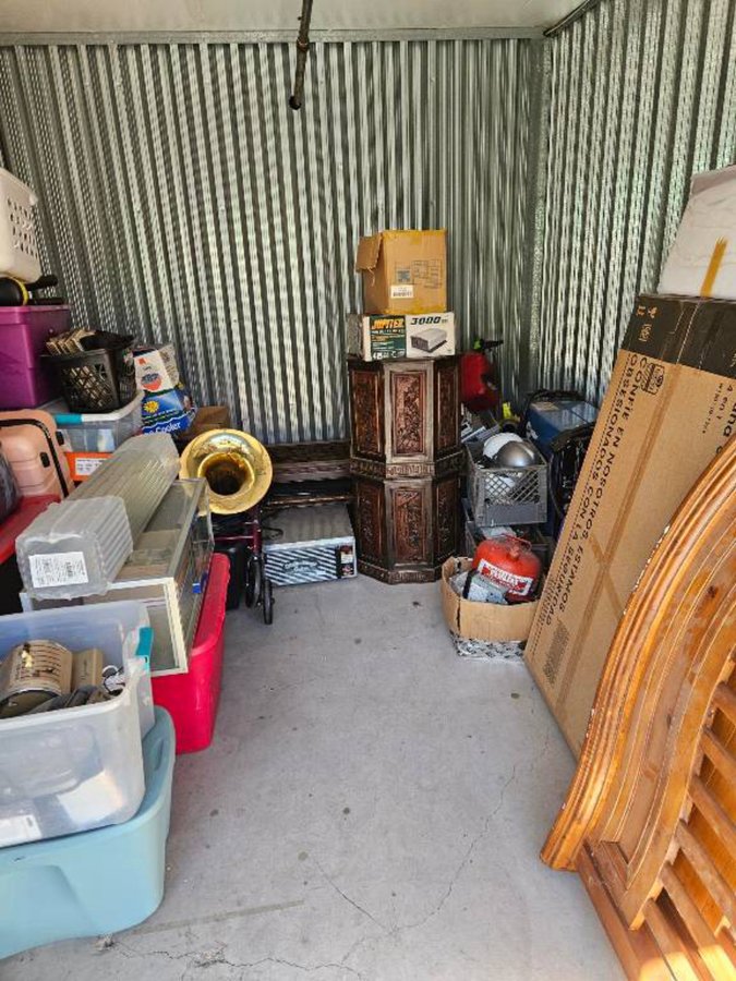 10 x 10 storage unit in Roseville, CA