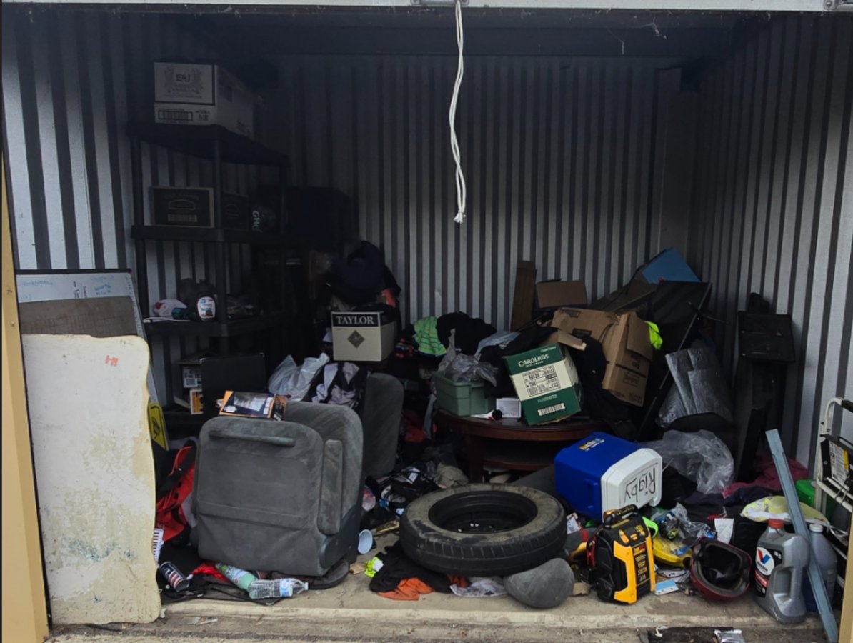 10 x 10 storage unit in Sharon, PA
