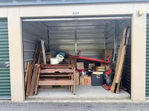 10 x 10 storage unit in Charlton, MA