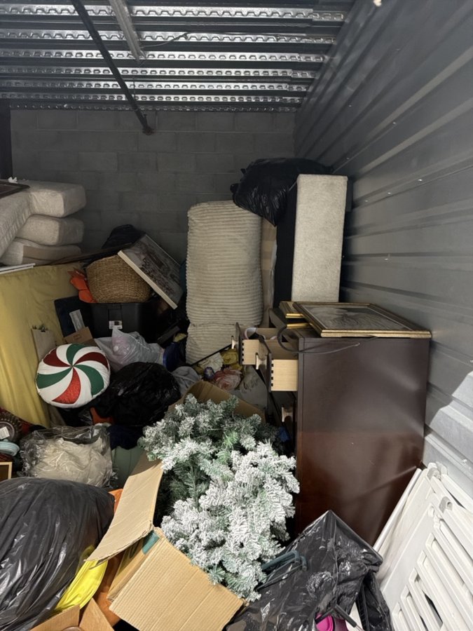 10 x 15 storage unit in Pittsburg, CA