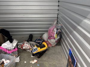 10 x 10 storage unit in Pittsburg, CA