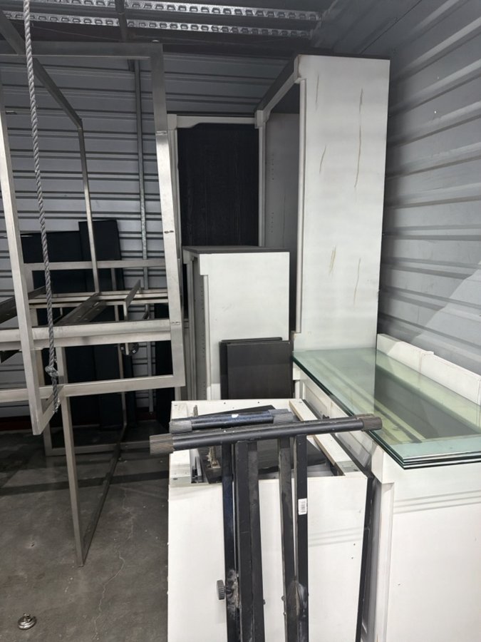 10 x 10 storage unit in Pittsburg, CA