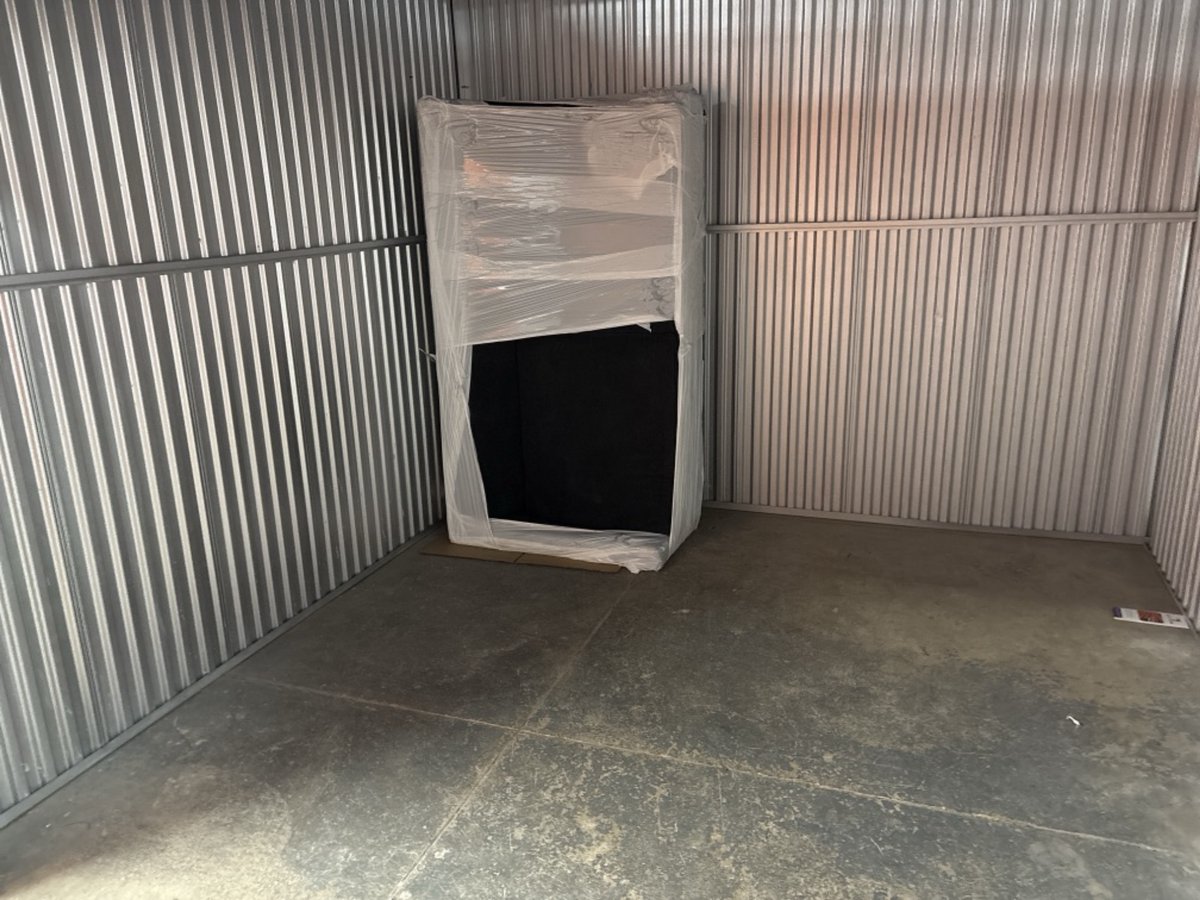 10 x 10 storage unit in Jersey City, NJ