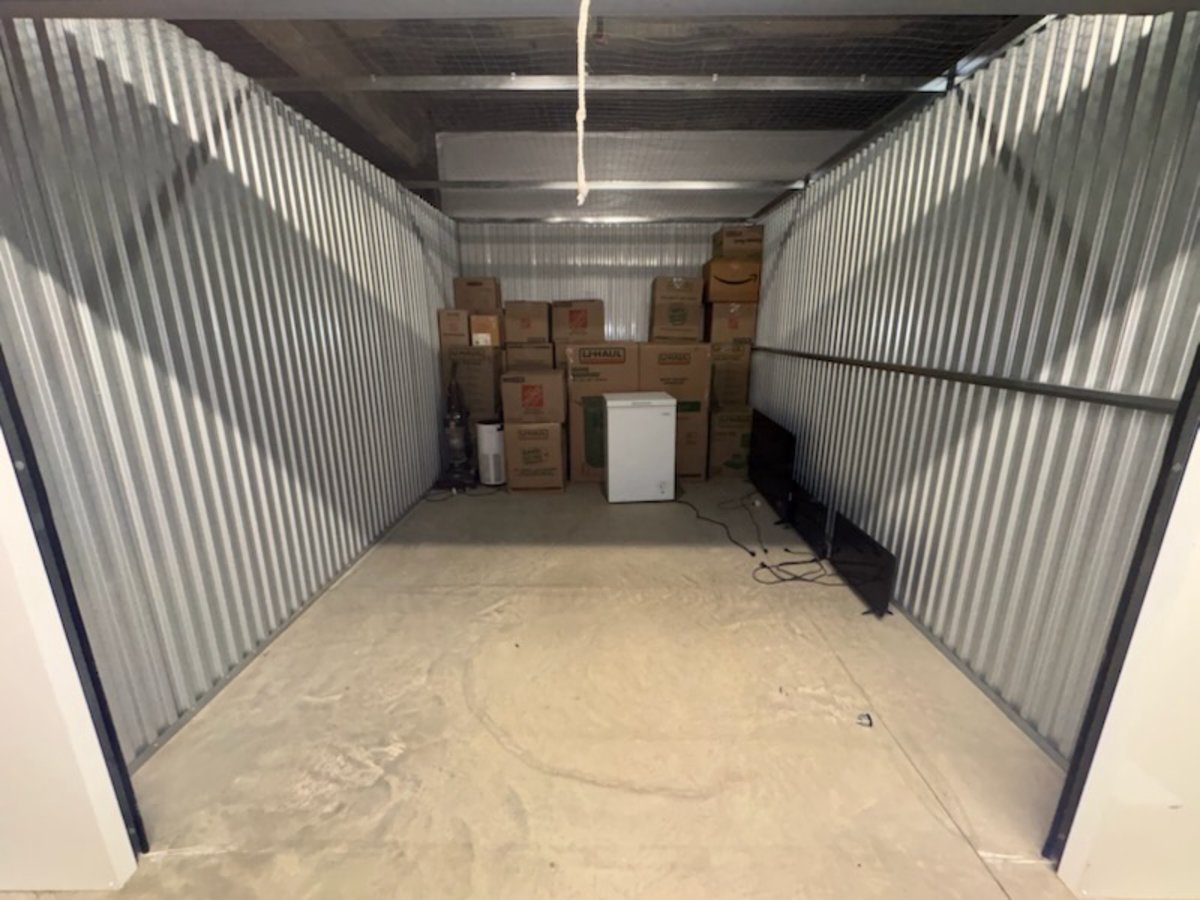 10 x 15 storage unit in Washington, DC