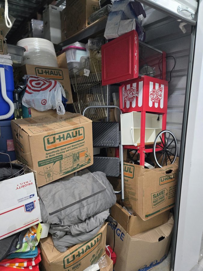 10 x 20 storage unit in Sanford, FL
