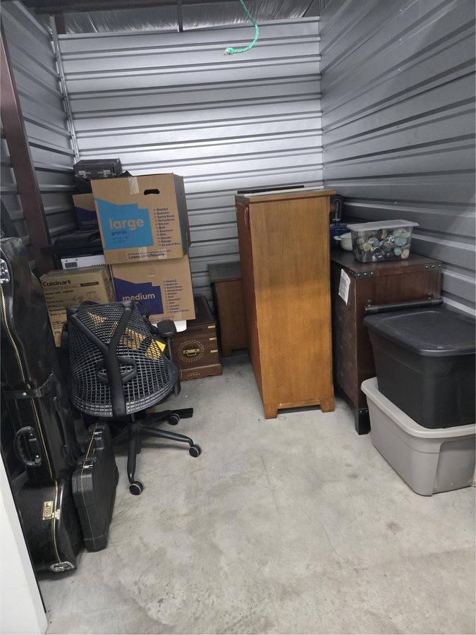 7 x 10 storage unit in Kissimmee, FL
