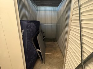 5 x 10 storage unit in Washington, DC