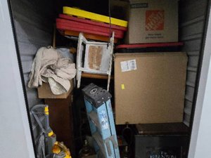 5 x 10 storage unit in Fontana, CA