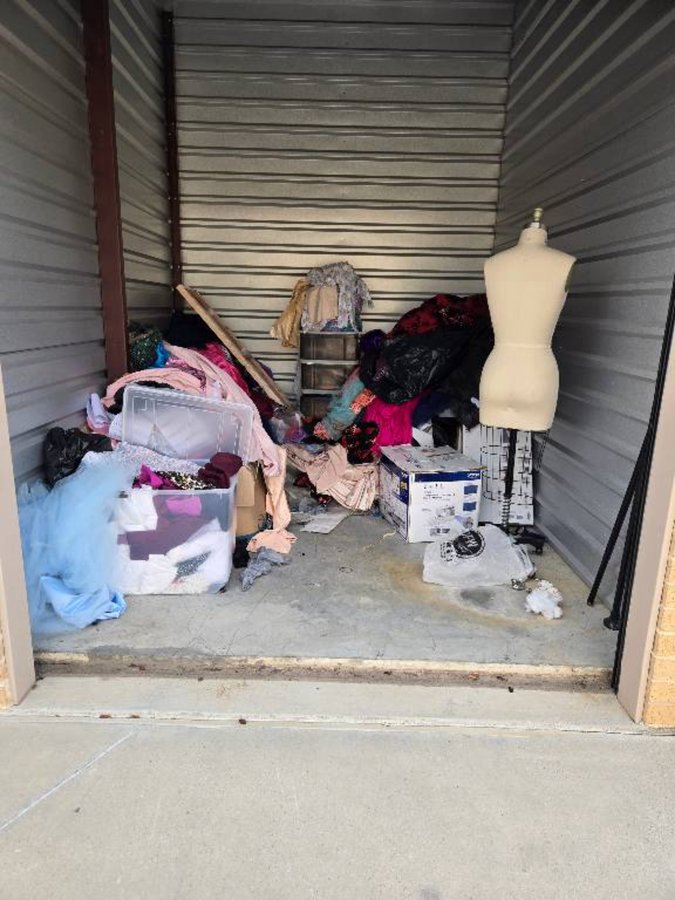 7 x 10 storage unit in Arlington, TX