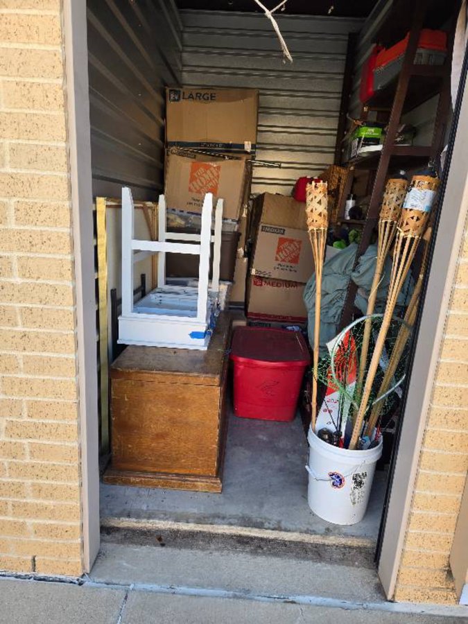 5 x 10 storage unit in Arlington, TX