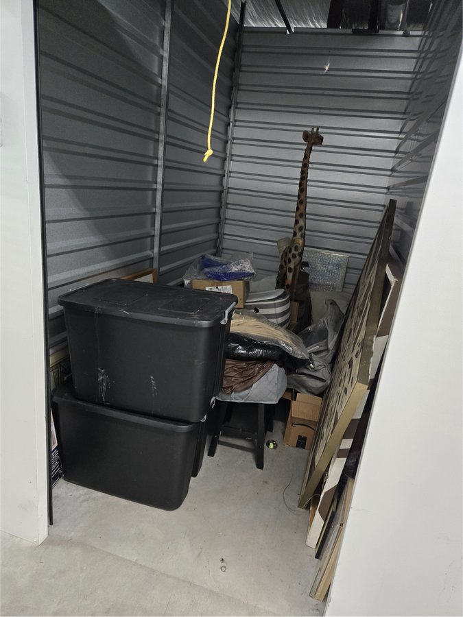 5 x 10 storage unit in Kissimmee, FL