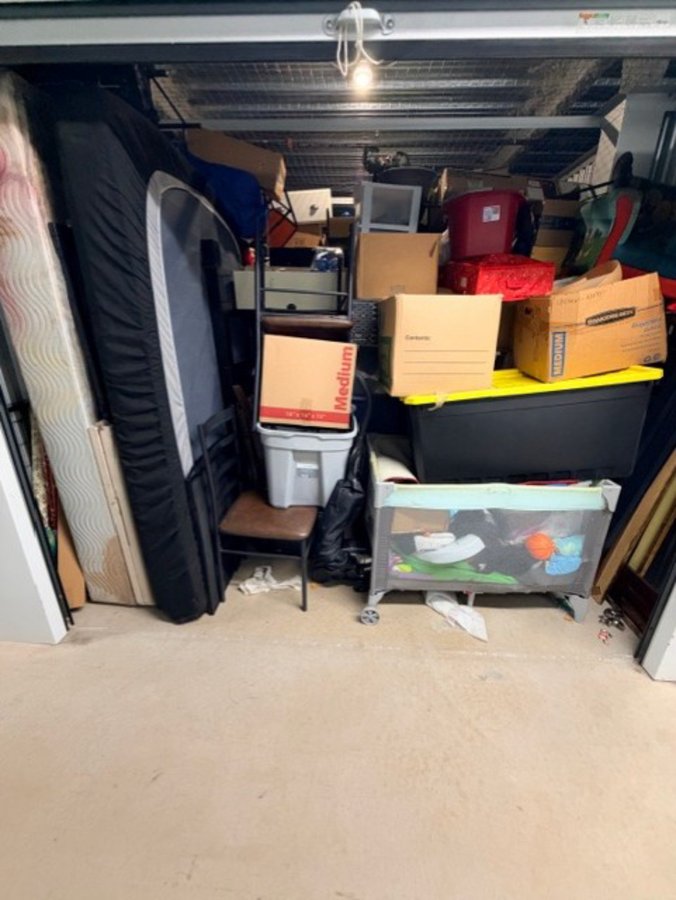 10 x 20 storage unit in Dumfries, VA
