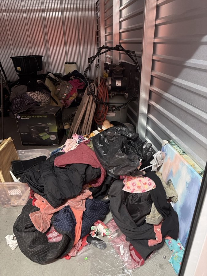 10 x 20 storage unit in Pittsburg, CA