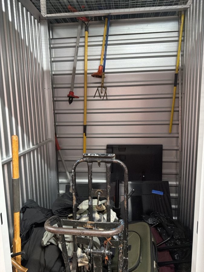 5 x 5 storage unit in Pittsburg, CA