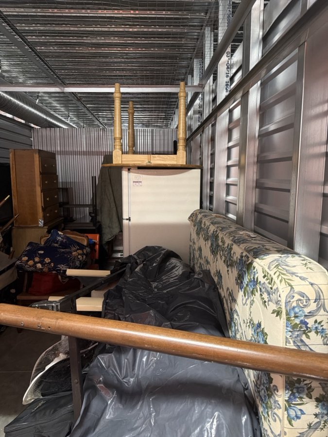 10 x 20 storage unit in Pittsburg, CA