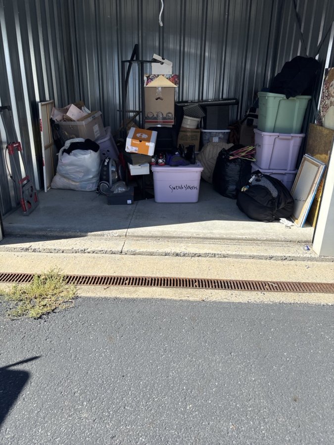 10 x 10 storage unit in Easton, PA
