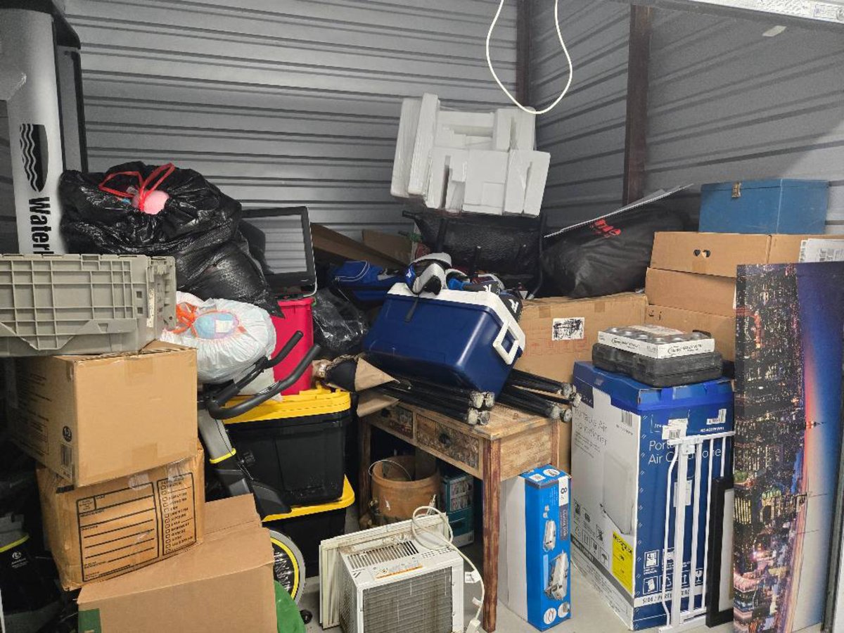 10 x 10 storage unit in Missouri City, TX