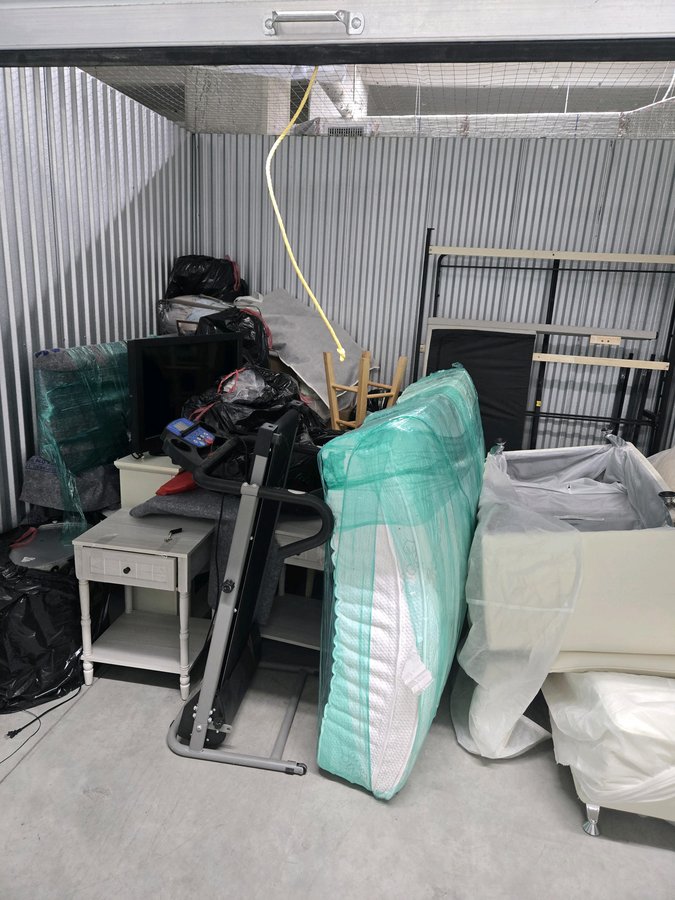 10 x 10 storage unit in Philadelphia, PA