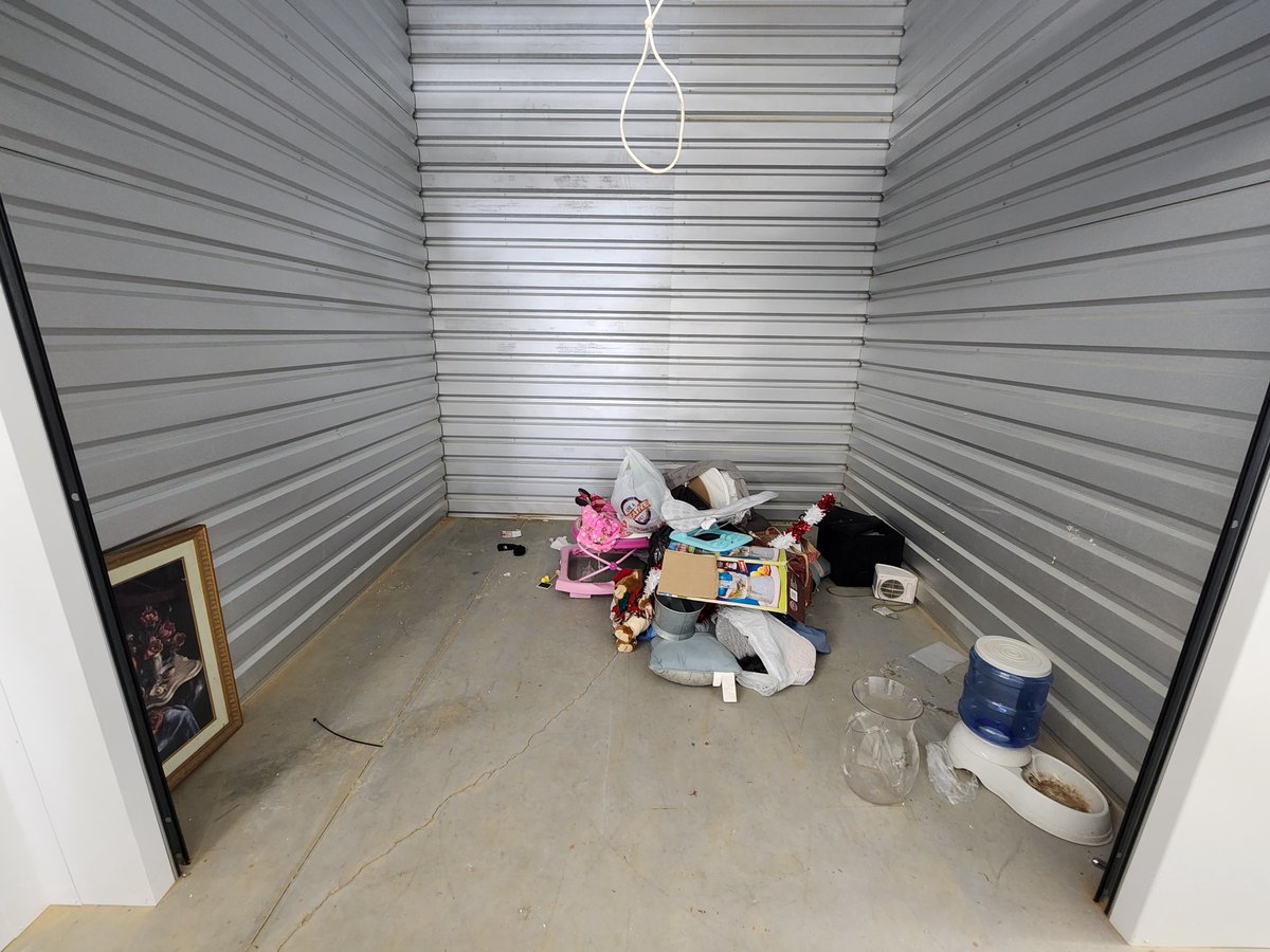 10 x 9 storage unit in Thomasville, NC