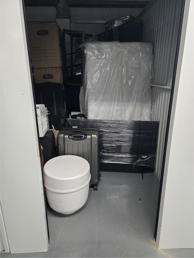 7 x 10 storage unit in Brooklyn, NY