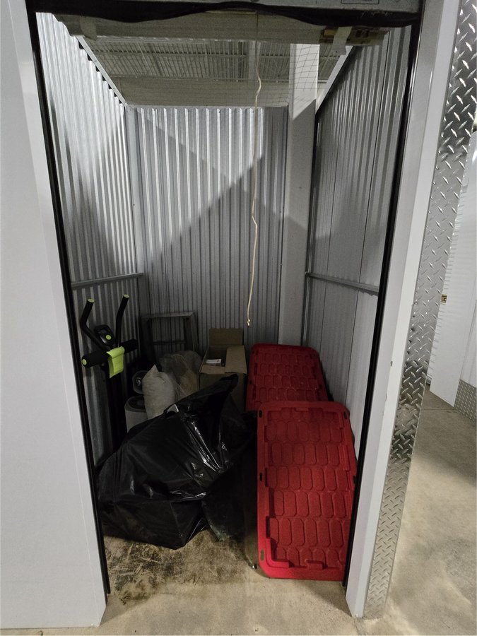 5 x 5 storage unit in Euclid, OH