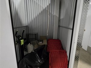 5 x 5 storage unit in Euclid, OH