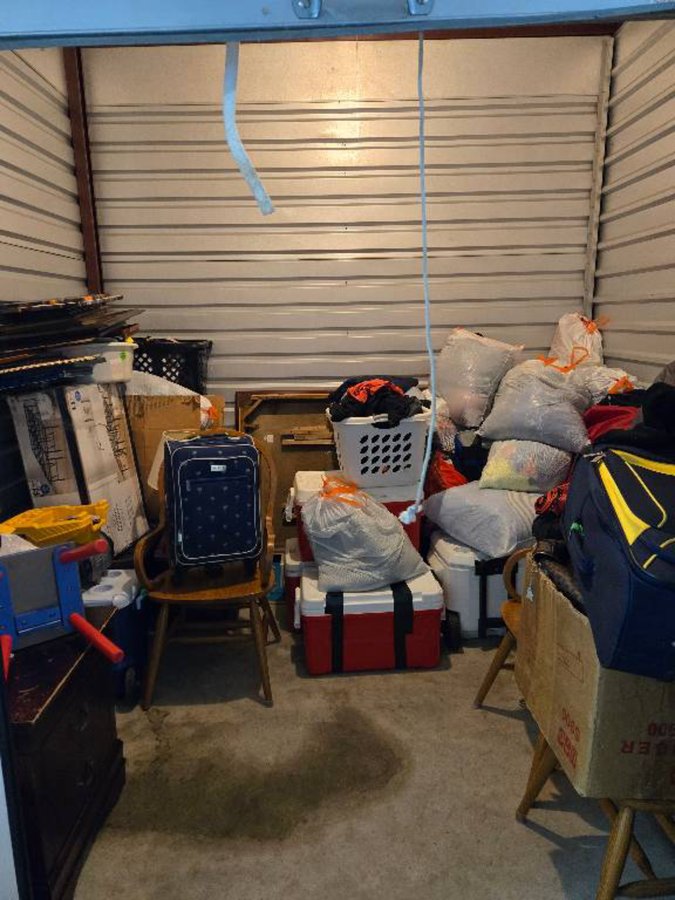 10 x 10 storage unit in Sterling, VA